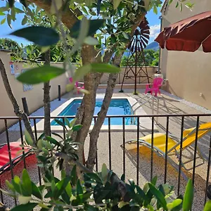 Le Rubiz Appartement La Coucourde