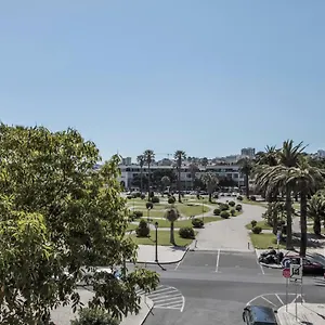 Rent4rest Beachfront Apartment Estoril